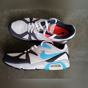 Nike  Air Structure Sneakers  Size 9 Like New